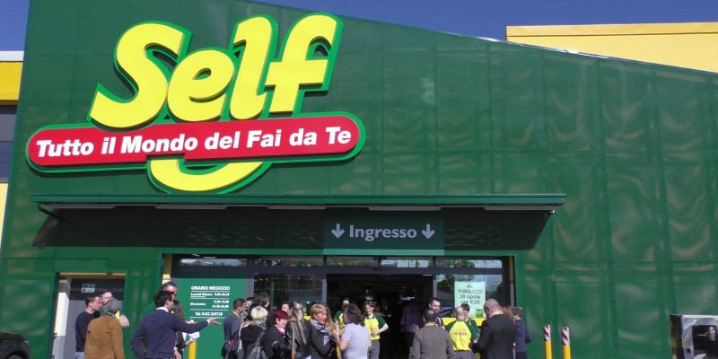 Via Self arriva Aldi