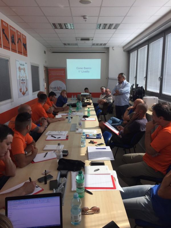 Bricoman va a scuola in Accademia