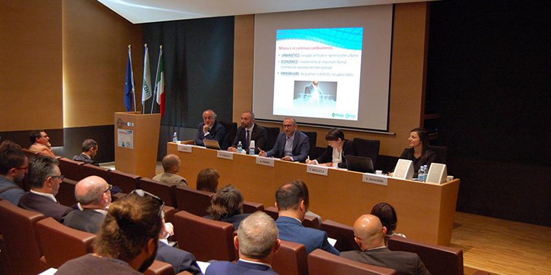 Tendenze immobiliari: il capannone si compra e il negozio si affitta