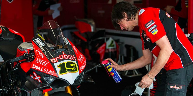 WD-40 partner del team Aruba.it Racing – Ducati